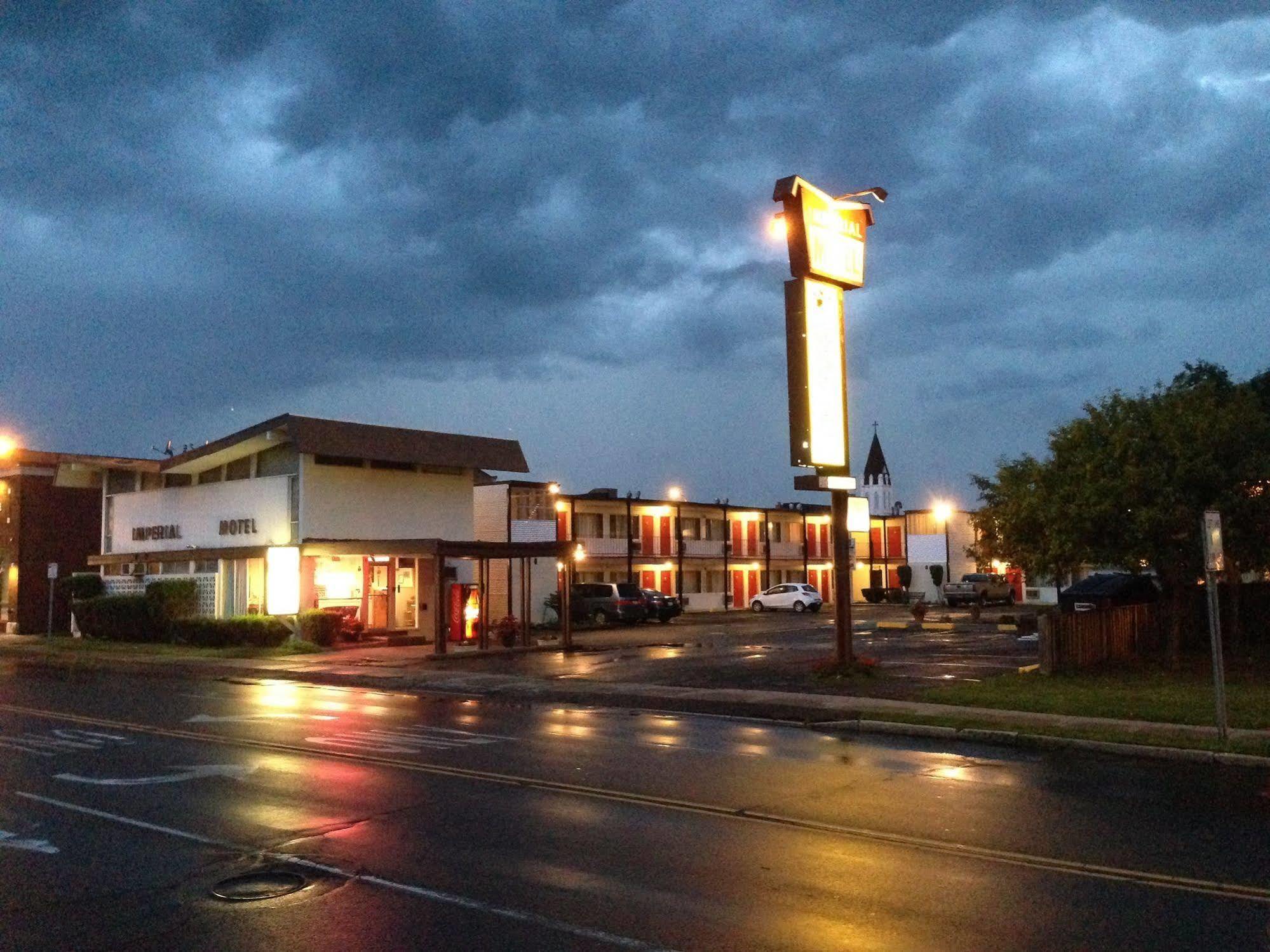 Imperial Motel Cortland Exterior photo